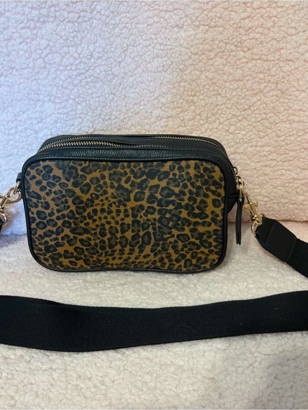 Leopard Print Crossbody Black Trim - Picture 2 of 8